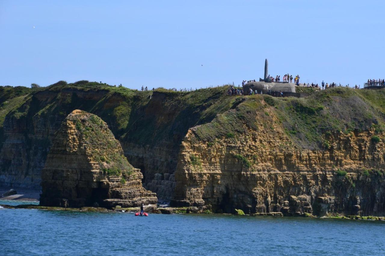 Gite "Au P'Tit Tourois" De Plain-Pied Tout Confort Avec Veranda Proche D'Omaha Beach Et De Bayeux Accueillant Les Animaux Exterior photo