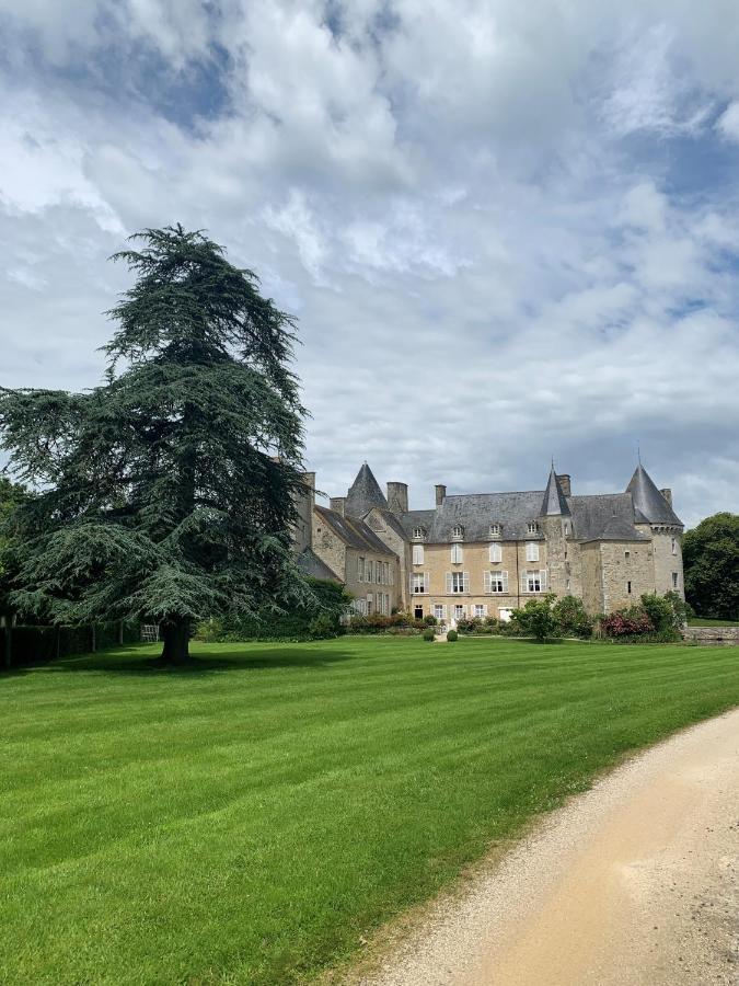 Gite "Au P'Tit Tourois" De Plain-Pied Tout Confort Avec Veranda Proche D'Omaha Beach Et De Bayeux Accueillant Les Animaux Exterior photo