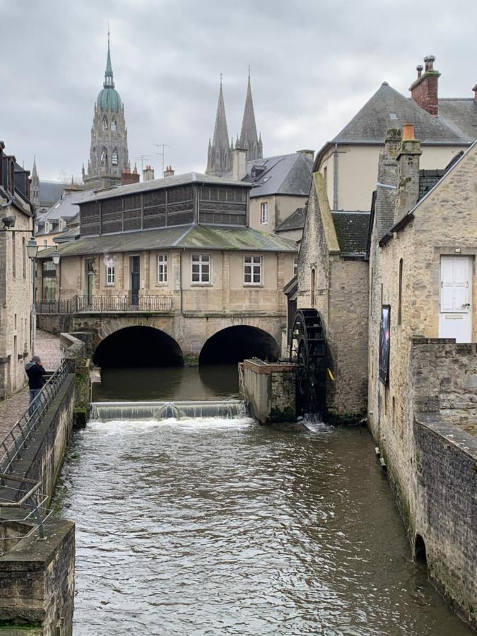 Gite "Au P'Tit Tourois" De Plain-Pied Tout Confort Avec Veranda Proche D'Omaha Beach Et De Bayeux Accueillant Les Animaux Exterior photo