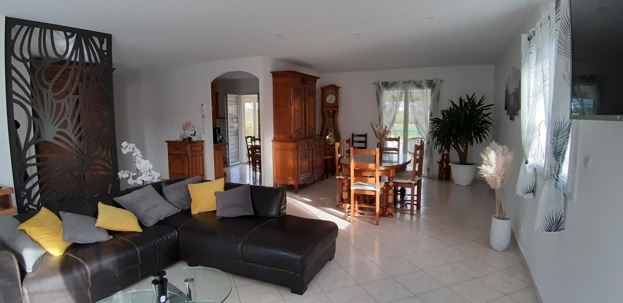 Gite "Au P'Tit Tourois" De Plain-Pied Tout Confort Avec Veranda Proche D'Omaha Beach Et De Bayeux Accueillant Les Animaux Exterior photo