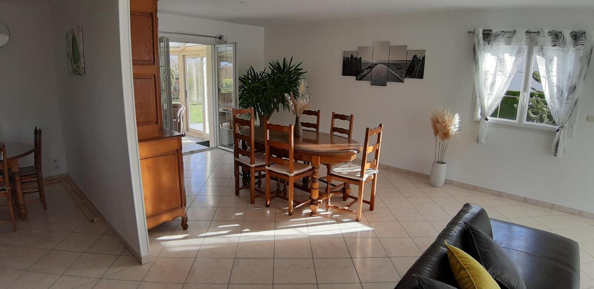 Gite "Au P'Tit Tourois" De Plain-Pied Tout Confort Avec Veranda Proche D'Omaha Beach Et De Bayeux Accueillant Les Animaux Exterior photo