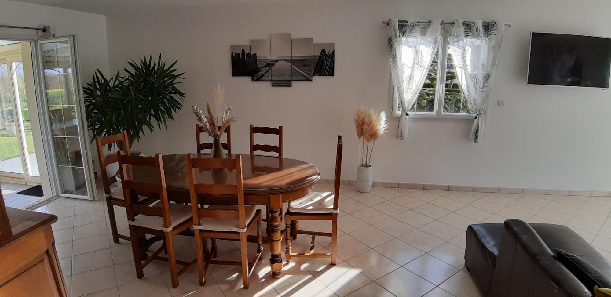 Gite "Au P'Tit Tourois" De Plain-Pied Tout Confort Avec Veranda Proche D'Omaha Beach Et De Bayeux Accueillant Les Animaux Exterior photo