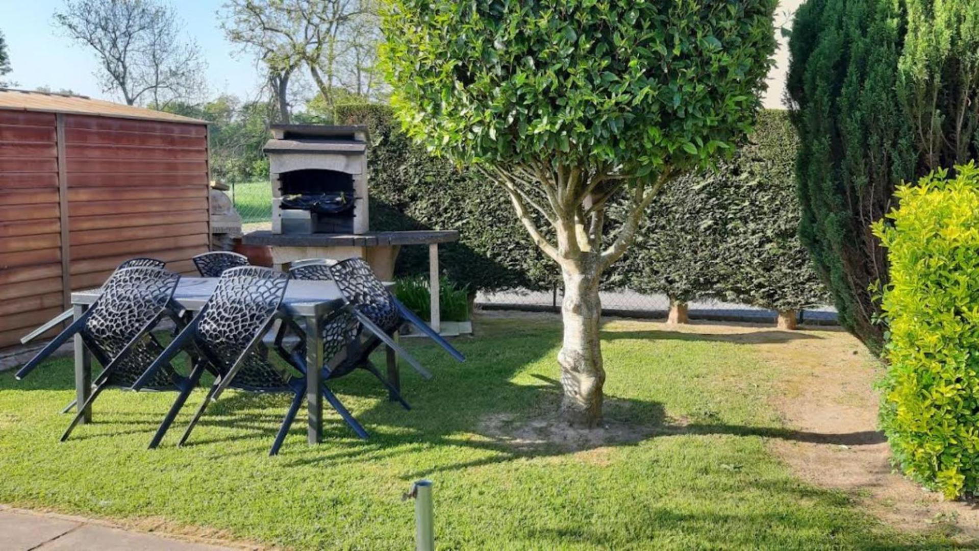 Gite "Au P'Tit Tourois" De Plain-Pied Tout Confort Avec Veranda Proche D'Omaha Beach Et De Bayeux Accueillant Les Animaux Exterior photo